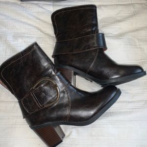 5 FOR $25 - Faux Leather Heeled Boots
